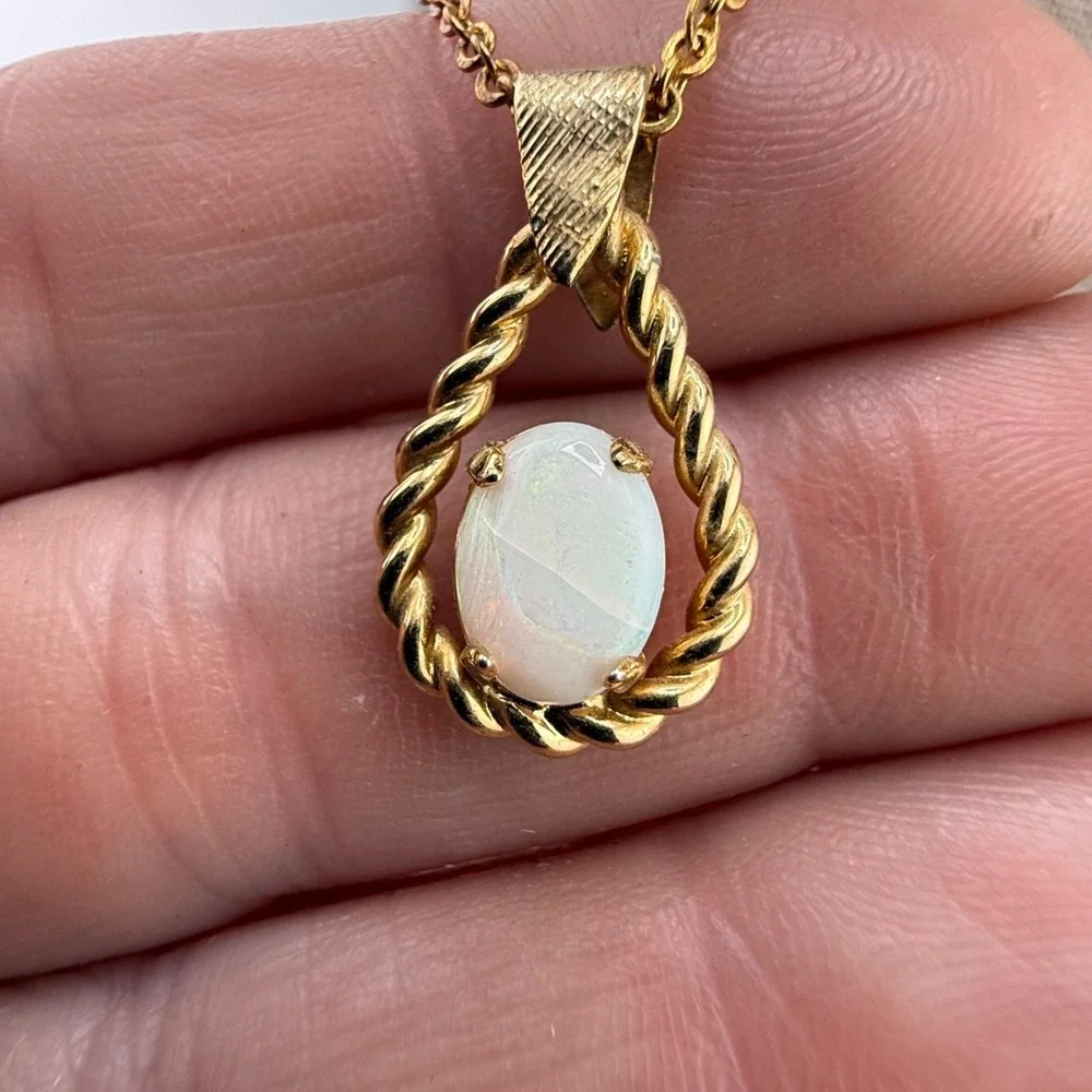 Vintage HLACU Necklace Gold Tone Twisted Rope Faux Opal Teardrop 18in